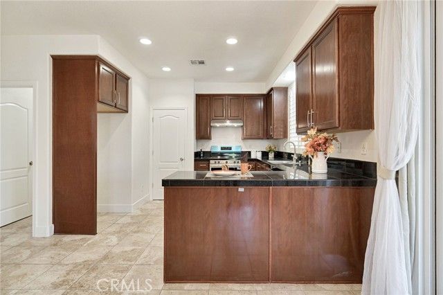 692 Blueberry, Madera, CA 93638