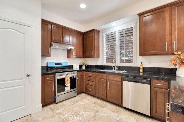 692 Blueberry, Madera, CA 93638