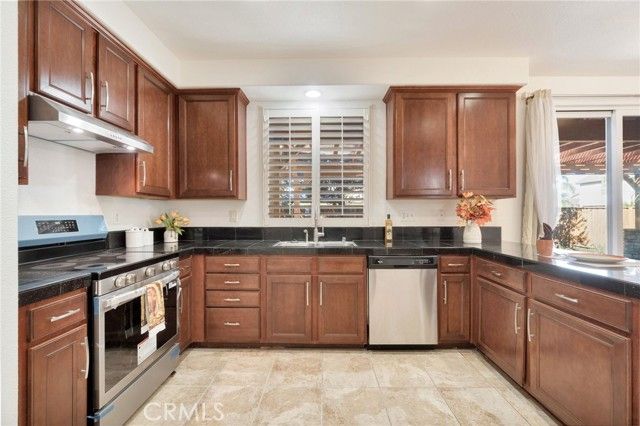 692 Blueberry, Madera, CA 93638