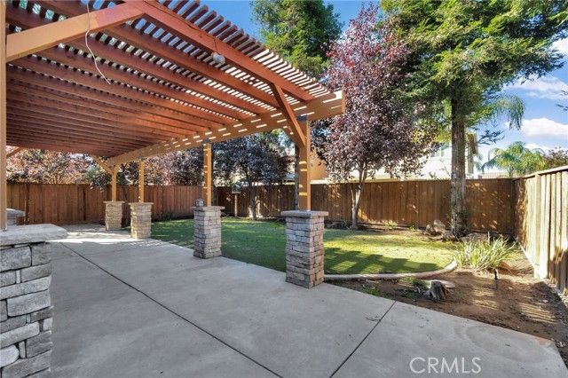 692 Blueberry, Madera, CA 93638