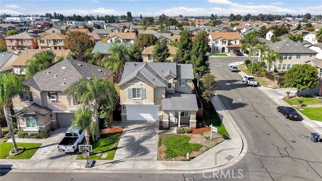 692 Blueberry, Madera, CA 93638