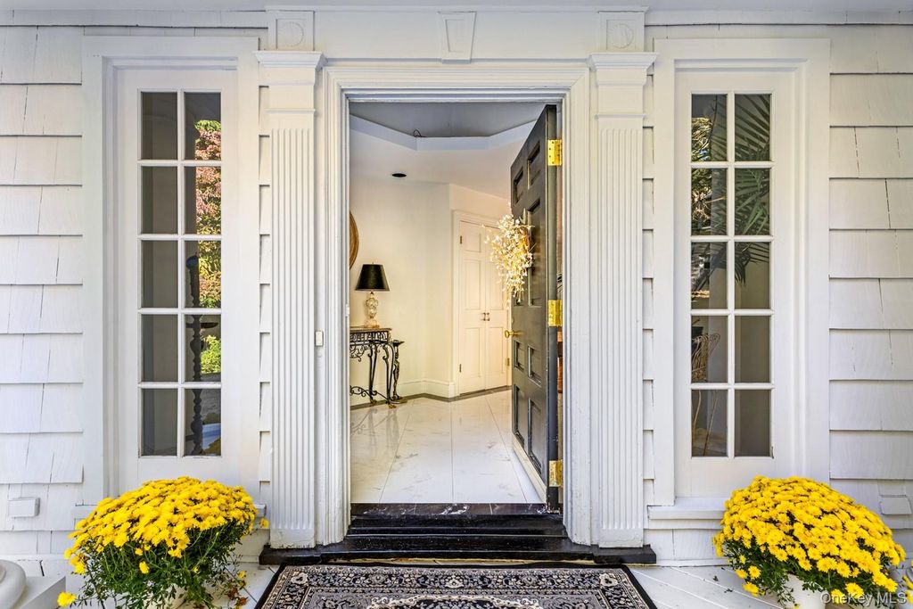6 Arbutus Path, Port Jefferson, NY 11777 — photo 2