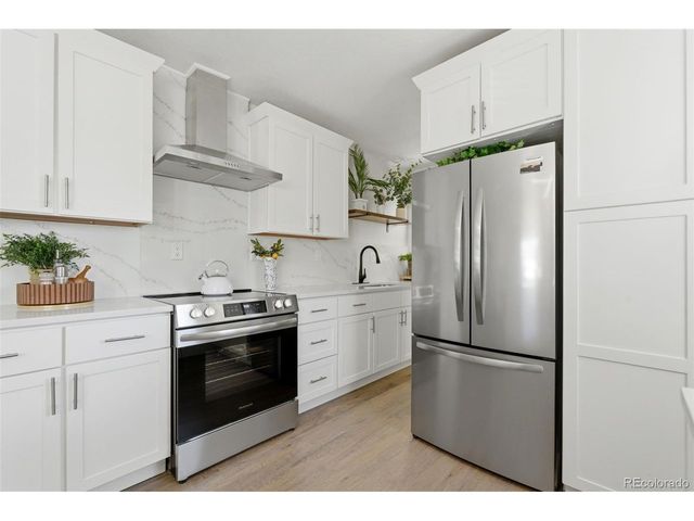 1960 S Franklin St, Denver, CO 80210