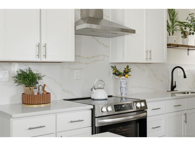 1960 S Franklin St, Denver, CO 80210