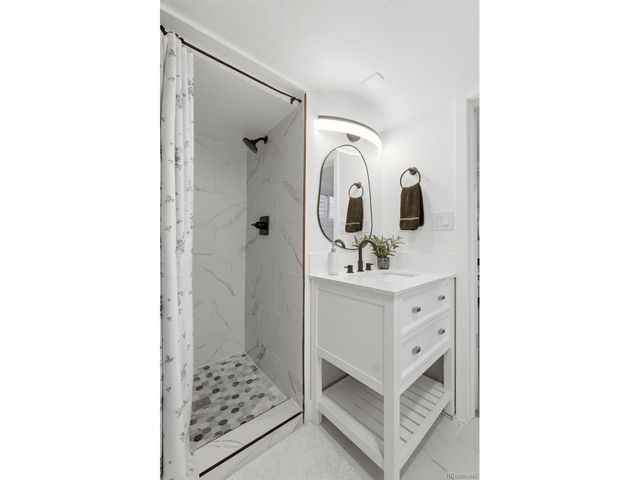 1960 S Franklin St, Denver, CO 80210