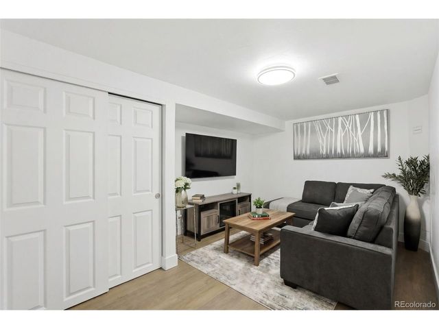 1960 S Franklin St, Denver, CO 80210