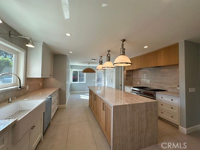 1635 Larkfield, Westlake Village, CA 91362