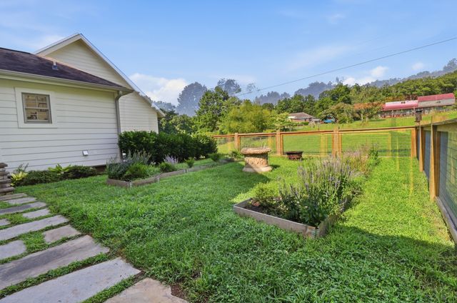 712 Highway 48, S, Dickson, TN 37055