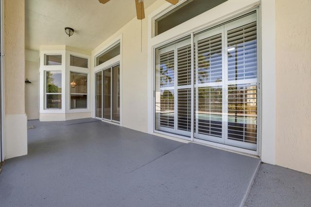 533 Cypress Green Circle, Wellington, FL 33414