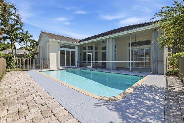 533 Cypress Green Circle, Wellington, FL 33414