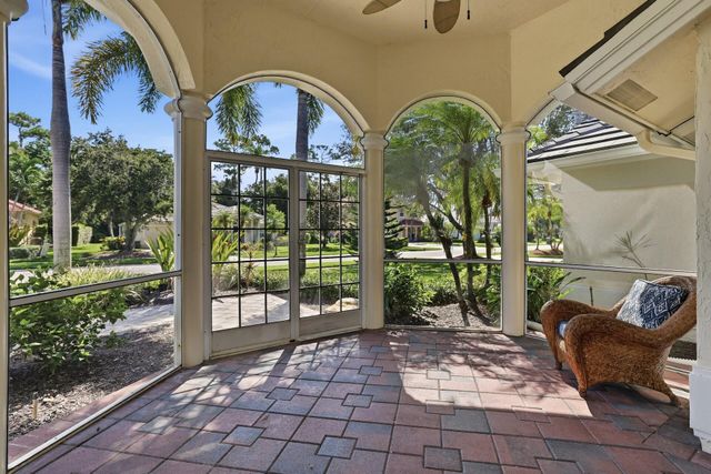 533 Cypress Green Circle, Wellington, FL 33414