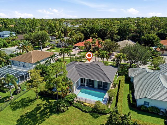 533 Cypress Green Circle, Wellington, FL 33414
