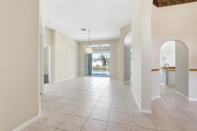 533 Cypress Green Circle, Wellington, FL 33414