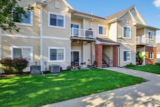 10320 Norfolk Drive 7, Johnston, IA 50131