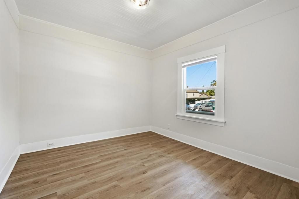 Image 7 of property listing at 338 Garretson Avenue, Rodeo, CA 94572