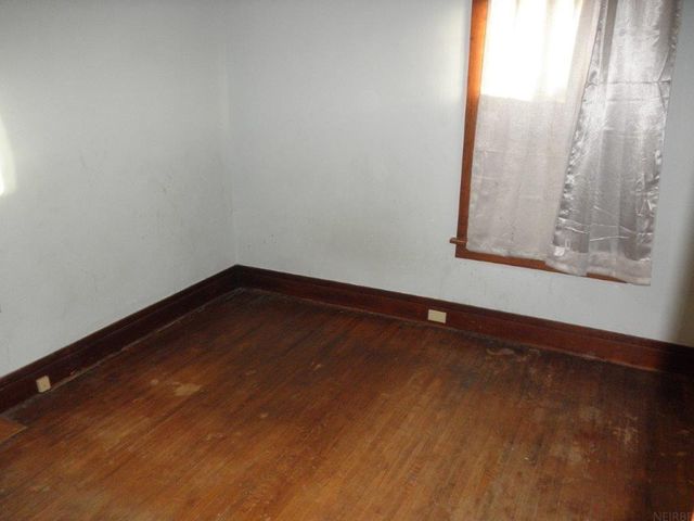 706 N Grand Avenue, Charles City, IA 50616