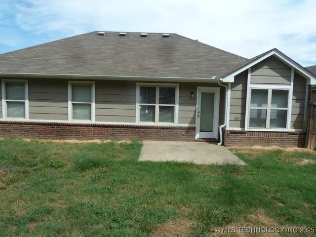 12272 S 268th East Avenue, Coweta, OK 74429