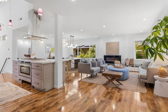 4507 Tulip Ave, Oakland, CA 94619