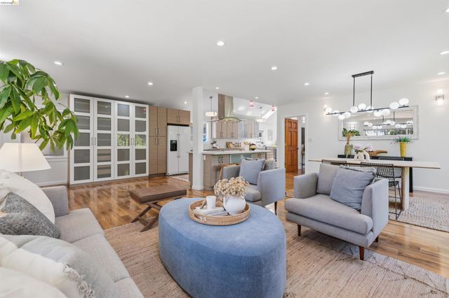 4507 Tulip Ave, Oakland, CA 94619