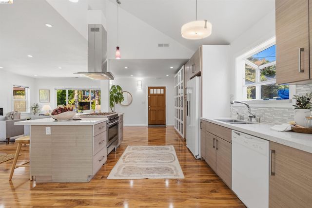 4507 Tulip Ave, Oakland, CA 94619