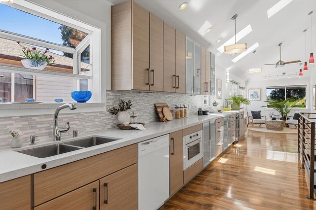 4507 Tulip Ave, Oakland, CA 94619