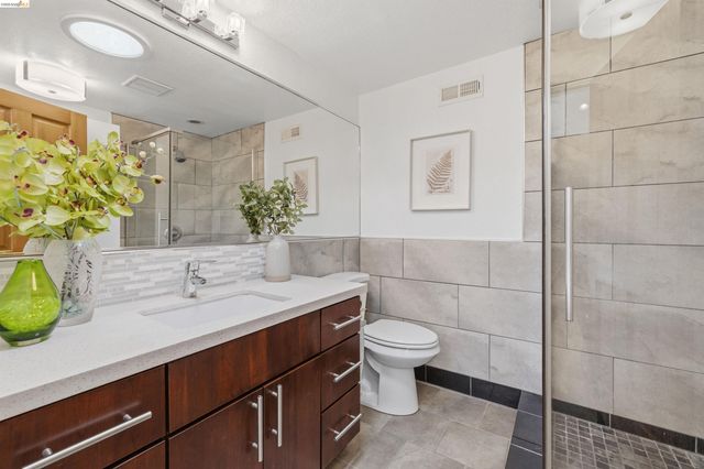 4507 Tulip Ave, Oakland, CA 94619