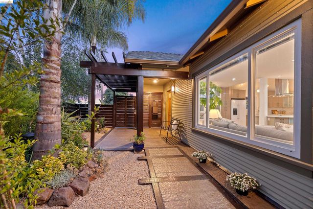4507 Tulip Ave, Oakland, CA 94619
