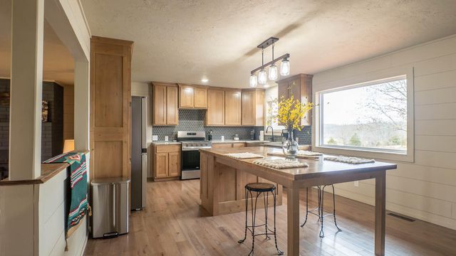 1502 County Road 1210, Willow Springs, MO 65793