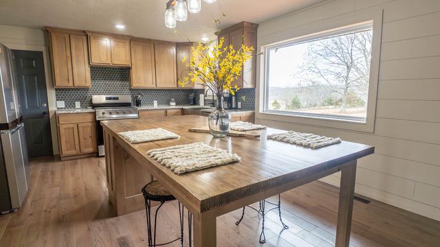 1502 County Road 1210, Willow Springs, MO 65793