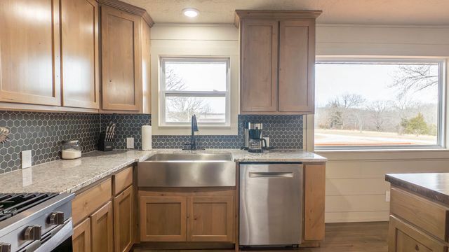 1502 County Road 1210, Willow Springs, MO 65793