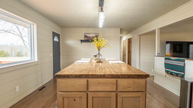 1502 County Road 1210, Willow Springs, MO 65793