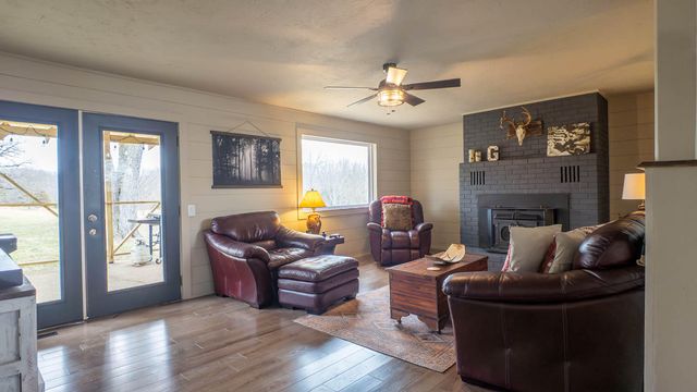 1502 County Road 1210, Willow Springs, MO 65793