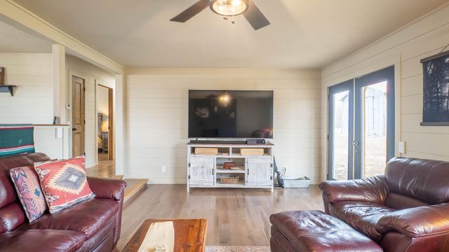 1502 County Road 1210, Willow Springs, MO 65793