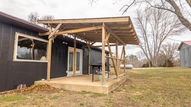 1502 County Road 1210, Willow Springs, MO 65793