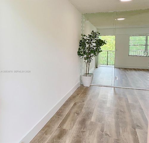 101 SW 132nd Way 413J, Pembroke Pines, FL 33027
