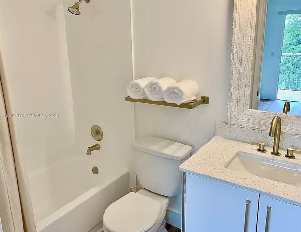 101 SW 132nd Way 413J, Pembroke Pines, FL 33027