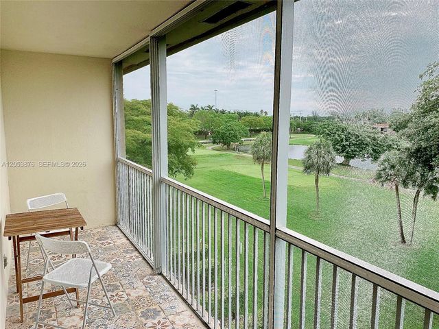 101 SW 132nd Way 413J, Pembroke Pines, FL 33027