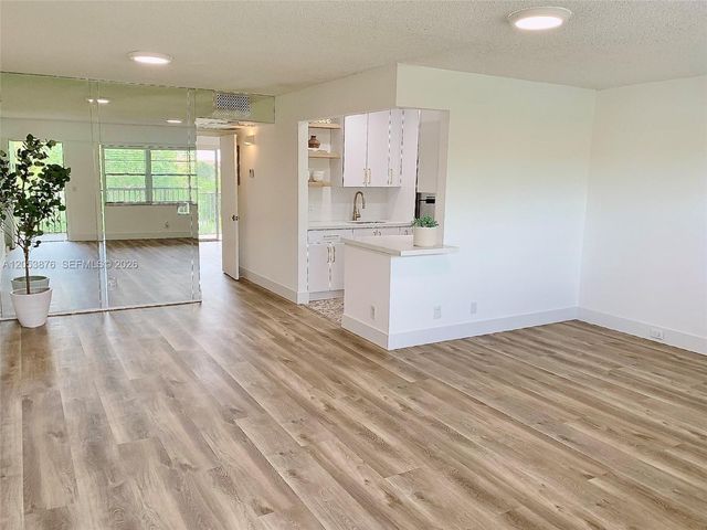 101 SW 132nd Way 413J, Pembroke Pines, FL 33027