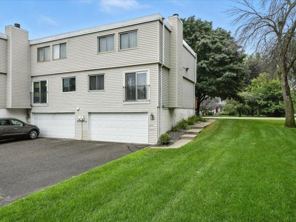 6269 W Broadway Avenue, Brooklyn Park, MN 55428