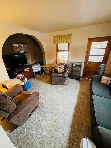 233 S WISCONSIN STREET, Pulaski, WI 54162