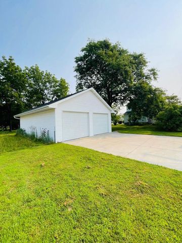 233 S WISCONSIN STREET, Pulaski, WI 54162