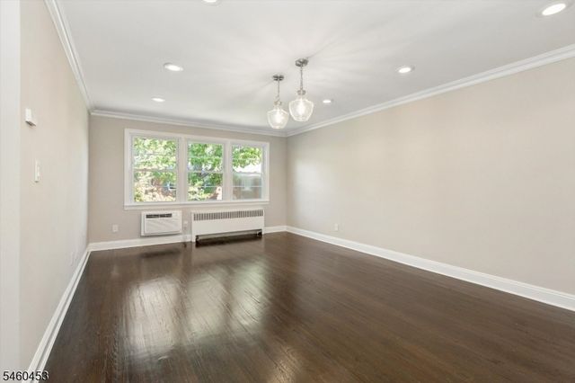 24 Hutton Ave 6, West Orange Twp., NJ 07052