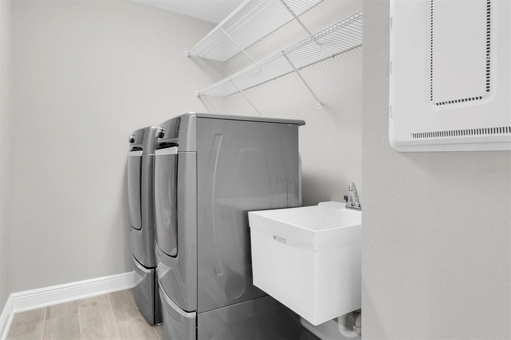 Image 35 of property listing at 4524 TATUM LOOP, Odessa, FL 33556