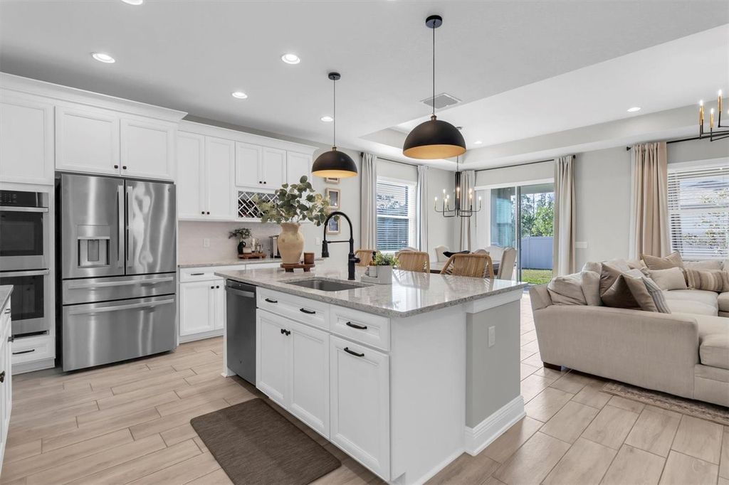 Image 5 of property listing at 4524 TATUM LOOP, Odessa, FL 33556