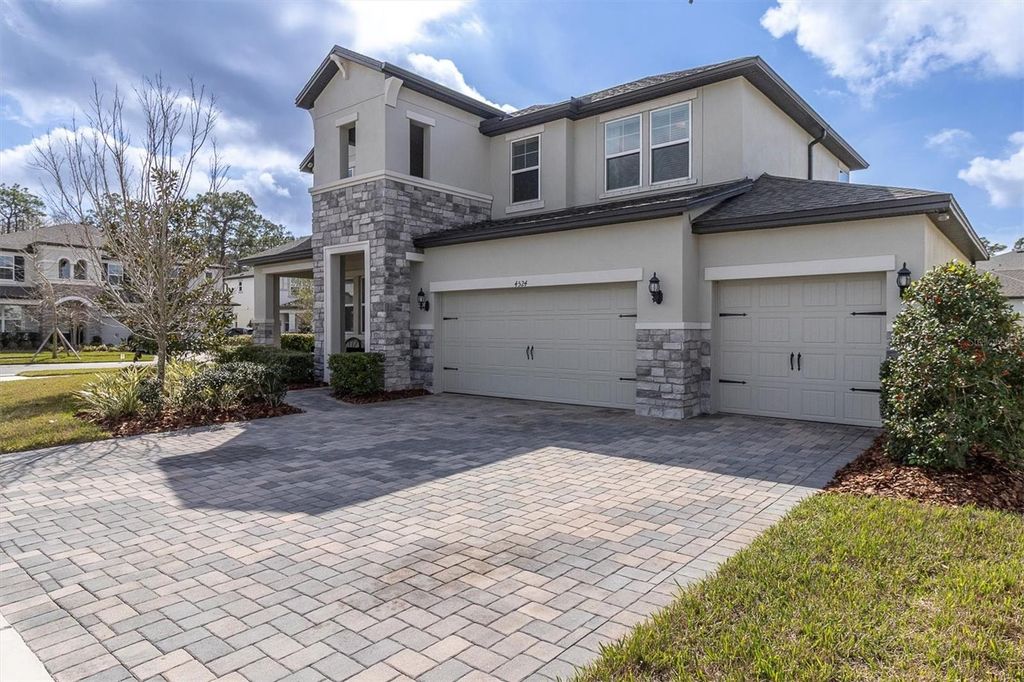 Image 44 of property listing at 4524 TATUM LOOP, Odessa, FL 33556