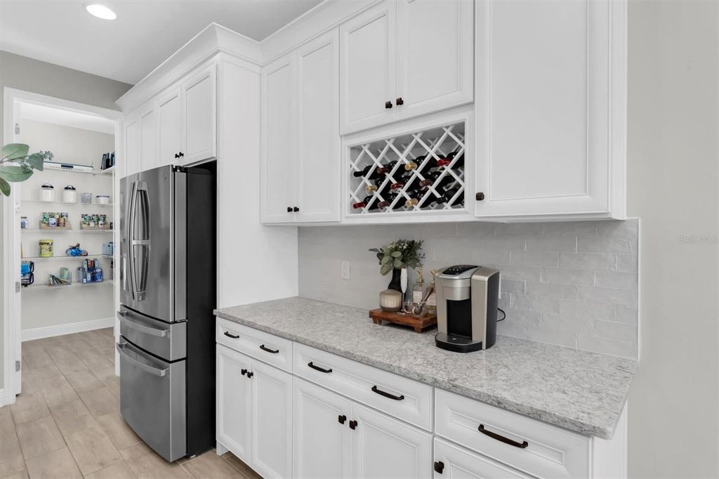 Image 9 of property listing at 4524 TATUM LOOP, Odessa, FL 33556