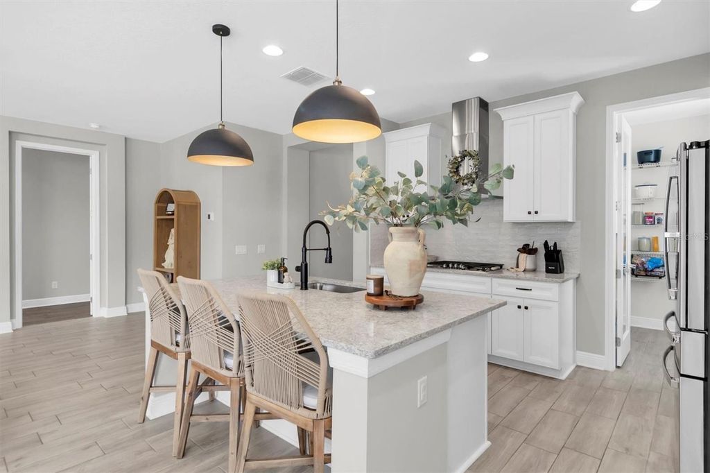 Image 10 of property listing at 4524 TATUM LOOP, Odessa, FL 33556