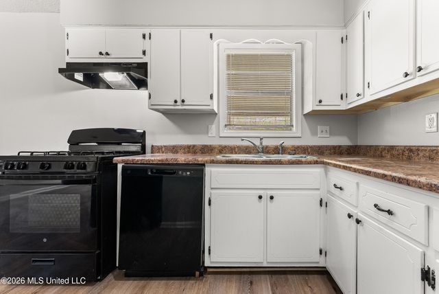 1590 E Gilford Cove, Southaven, MS 38671