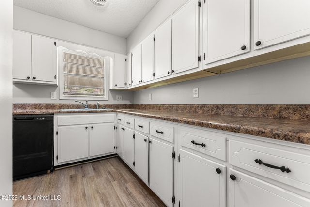 1590 E Gilford Cove, Southaven, MS 38671