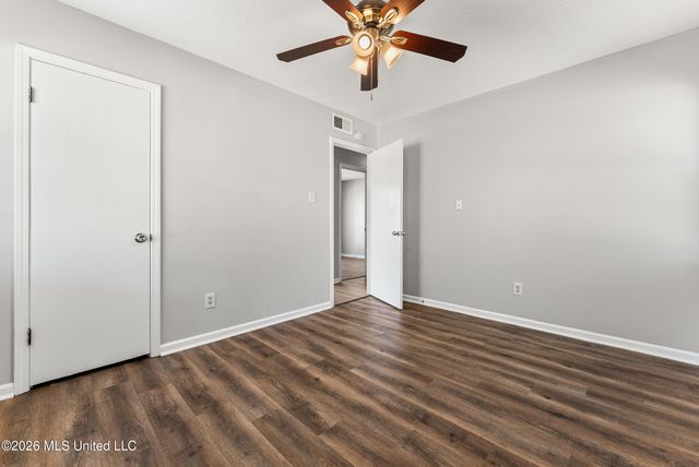 1590 E Gilford Cove, Southaven, MS 38671